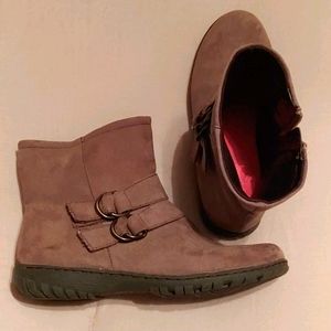 Naturalizer zip up bootie